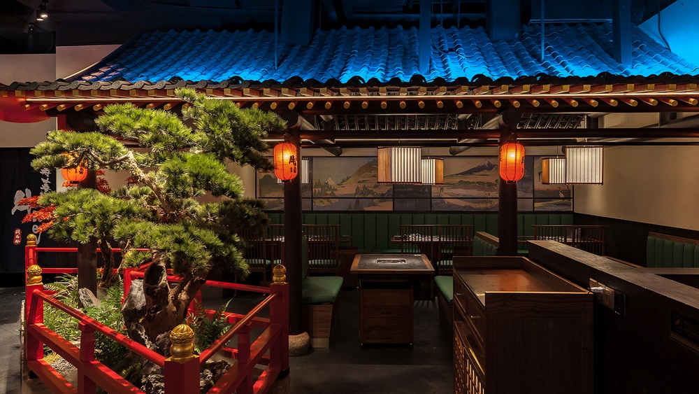 這家餐廳，用差異化的照明設計，定制出老京都的味道